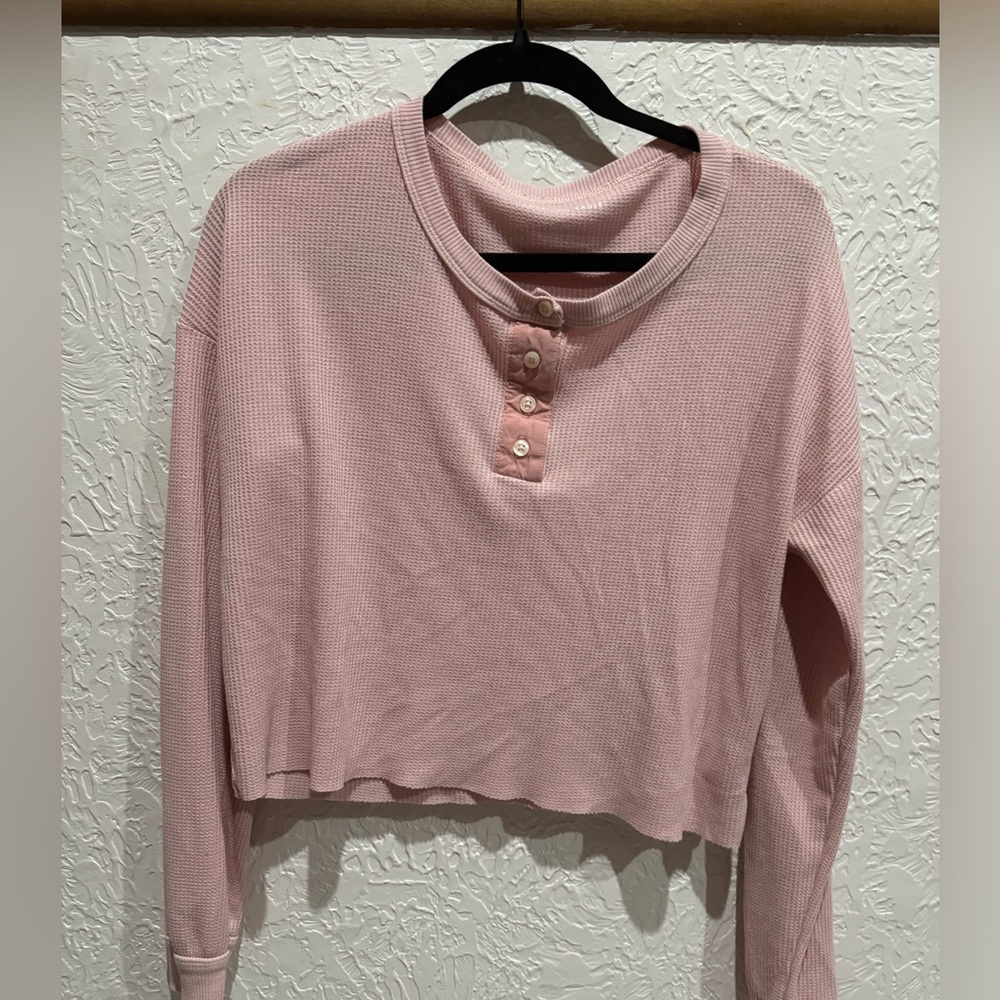 AE pink cropped with buttons